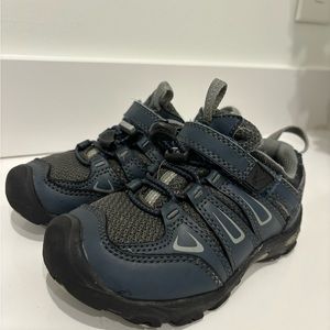 Keen water resistant hiking boot size 10